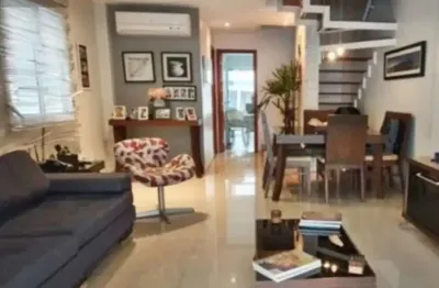 Casa à venda em maravista, niterói-rj: 3 quartos, churrasqueira e piscina! aproveite essa oportunidade única!