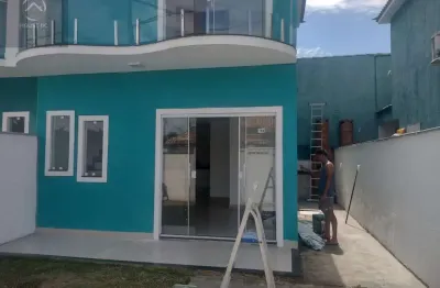 Casa em condomínio fechado com 2 quartos à venda na rua georgilei rodrigues, 3119, jardim atlântico central (itaipuaçu), maricá por r$ 400.000