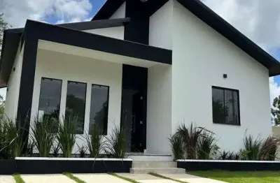 Casa com 2 quartos à venda na rua oitenta e cinco, jacaroá, maricá por r$ 425.000