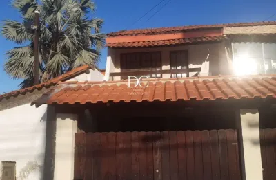 Casa em condomínio fechado com 2 quartos à venda na rua das hortências, barroco (itaipuaçu), maricá por r$ 400.000
