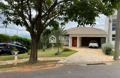 Casa em condomínio fechado com 3 quartos à venda na rua josé carlos ferrari, 188, residencial santa maria, valinhos, 244 m2 por r$ 1.480.000