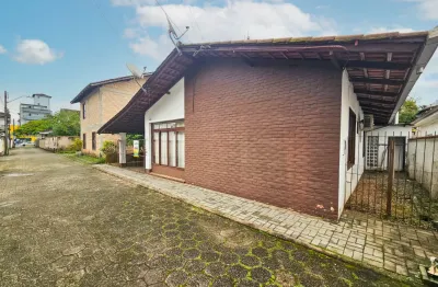 Casa à venda no Bucarein, Joinville 