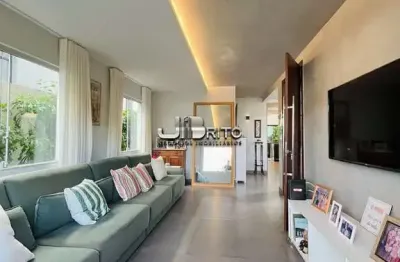 Casa em condomínio área total 38 m² área privativa 200 m² | 4 suítes+ energia solar| r$ 1.350.000,00