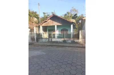 Casa com 2 quartos à venda no Centro, Virgínia 