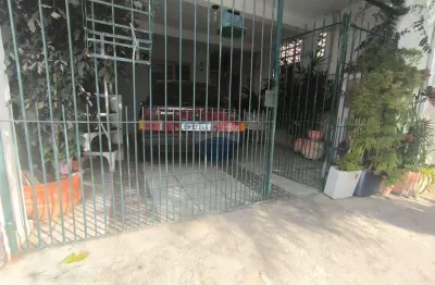 Aluga-se casa no galo branco, superior | ambiente familiar | aceita somente pet pequeno porte