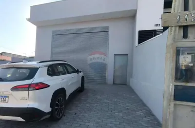 Aluga-se excelente ponto comercial localizado no bairro galo branco, são josé dos campos, são paulo.