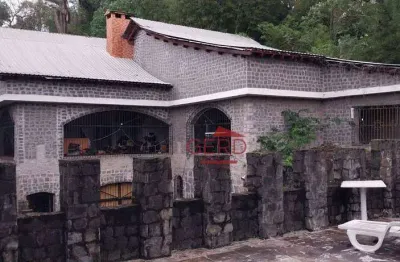 1.	mansão estilo castelo com 5 suítes e piscina em embu – um refúgio único!