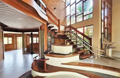 Casa impecável em condomínio nova higienópolis - 4 dormitórios, 3 suítes, piscina e sauna em jandira/sp:  vende!