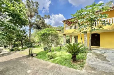 Casa colonial com varanda, espaço gourmet e 1.000 m² de terreno ? jardim colibri, cotia