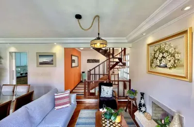 Casa em Condomínio na Granja Viana | 3 Dorms, Suíte e Lazer Completo