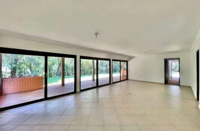 Casa ampla em condomínio ? 7 quartos, piscina e gourmet ? cotia/sp: r$ 1.100.000,00