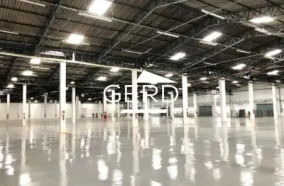 Galpão para locação com excelente infraestrutura, construído em terreno de 11.300 m², com área construída de 9.507 m² e pé-direito de 7 metros