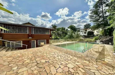 Casa de Alto Padrão à Venda: 5 Suítes no Parque Dom Henrique II – Piscina, Gourmet e Casa de Hóspedes – Cotia/SP