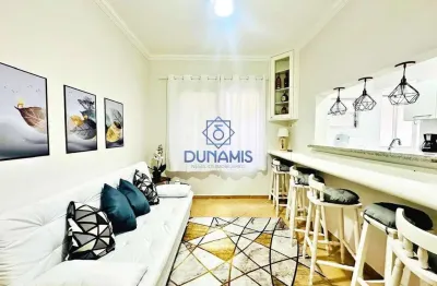 Apartamento  reformado à venda com ótima localização na praia da enseada.