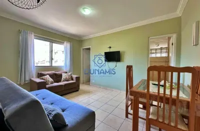 Apartamento 2 dormitórios na praia da enseada a 400 metros do mar.