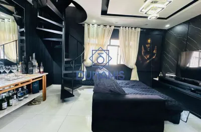 Cobertura duplex reformada com 2 vagas de garagem próximo a praia