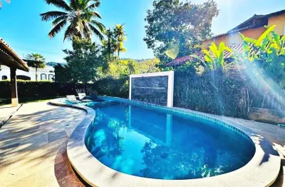 Locação anual casa alto padrão em condomínio fechado na praia da enseada