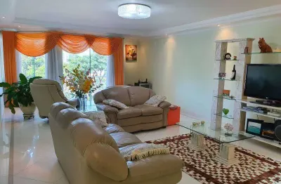 Maravilhoso sobrado próximo ao shopping abc! 3 dorms, suíte, 4 vagas.