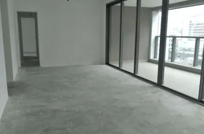 Apartamento em andar alto, com ótima vista, localizado na vila nova conceição.