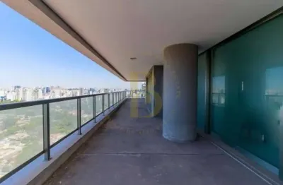 Apartamento em andar alto, com vista panorâmica, localizado no campo belo.