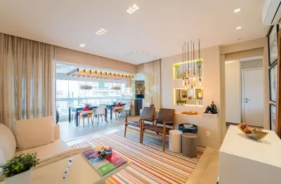 Apartamento em andar alto, com acabamentos primorosos, localizado na vila nova conceição.