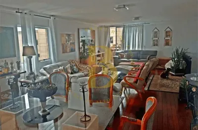 Cobertura com vista permanente, localizada no brooklin. 4 dormitórios, 3 vagas.