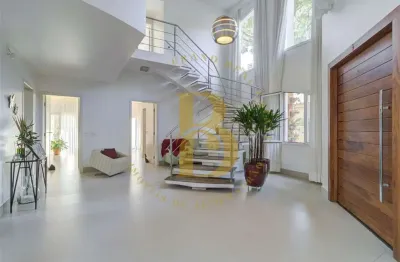 Casa de vila com 467 m², 4 quartos sendo 4 suítes à venda no bairro jardim dos estados.
