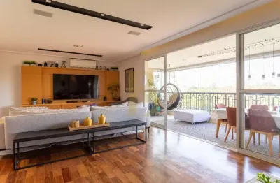 Cobertura duplex, bem localizada, com uma vista encantadora no alto da boa vista.