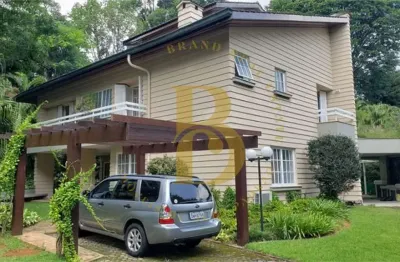 Casa de condomínio com 502 m², 4 quartos sendo 4 suítes à venda no bairro jardim petropolis.