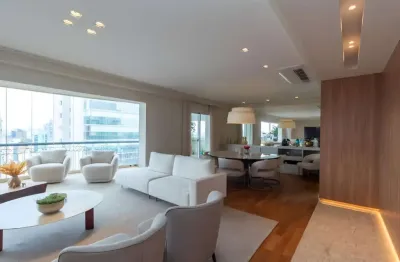 Apartamento com 250 m², 4 quartos sendo 4 suítes e 5 vagas à venda no bairro moema