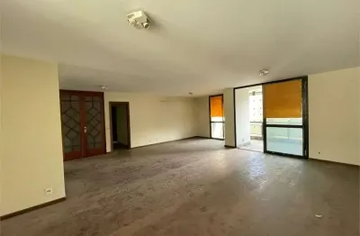 Apartamento com 267 m², 3 quartos sendo 3 suítes à venda no bairro itaim bibi.