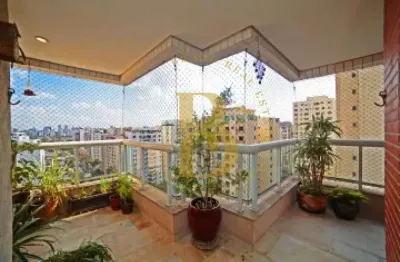 Apartamento com 195 m², 4 quartos sendo 3 suítes à venda no bairro moema.