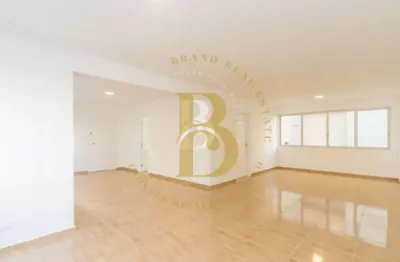 Apartamento reformado á venda de 145m², com 03 dormitórios no itaim bibi.