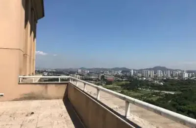 Cobertura com 702.79 m², 5 quartos sendo 4 suítes à venda no bairro alto de pinheiros.