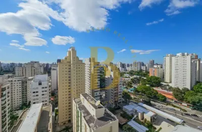 Cobertura duplex reformada á venda no brooklin, 264m², 4 quartos, 3 vagas.