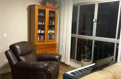 Apartamento com 107 m², 3 quartos sendo 1 suíte à venda no bairro moema.