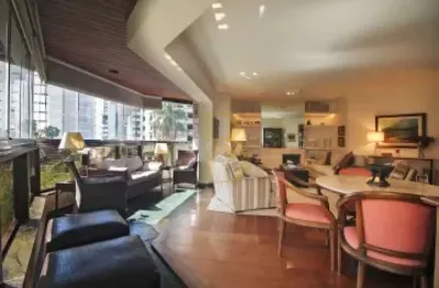 Apartamento com 246 m², 4 quartos sendo 4 suítes à venda no bairro moema.