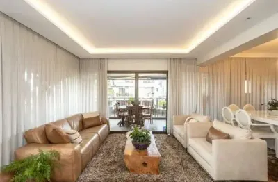 Apartamento com 300 m², 4 quartos sendo 4 suítes à venda no bairro Morumbi.