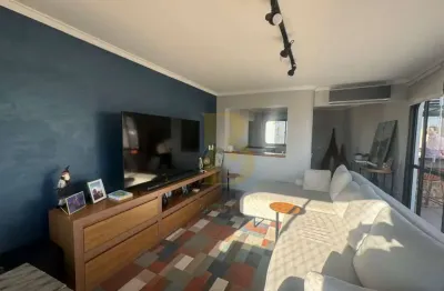 Cobertura com 240 m², 4 quartos sendo 4 suítes à venda em bairro moema.