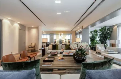 Apartamento à venda com 355 m², sendo 3 suítes em moema pássaros.