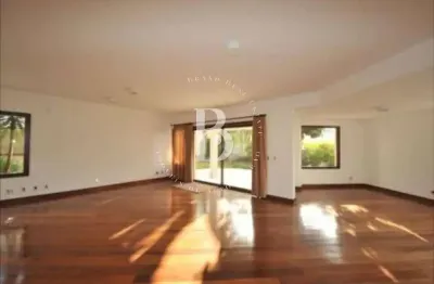 Casa de condomínio moderna e com iluminação privilegiada na chácara flora.