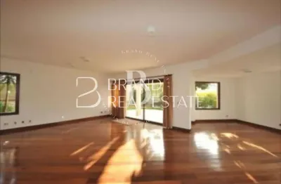 Casa de condomínio moderna e com iluminação privilegiada na Chácara Flora.