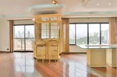 Apartamento à venda com 213 m², andar alto e próximo ao parque da aclimação!