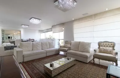 Apartamento com 260 m², 4 quartos sendo 3 suítes à venda no bairro aclimação.