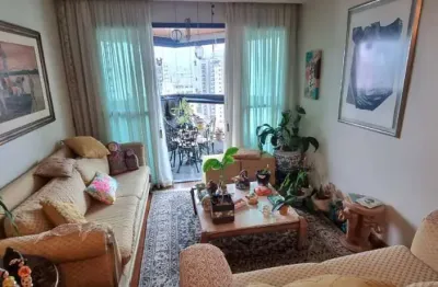 Apartamento à venda com 120 m², 3 dormitórios, 2 vagas e depósito, ao lado do metrô, na praça da árv