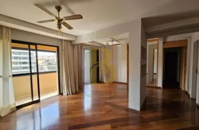Apartamento à venda com 120 m², 3 quartos com 2 suítes, na aclimação.