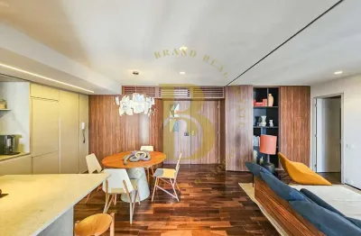 Apartamento mobiliado, reformado, 2 suítes, 2 vagas, quadra de squash no brooklin.