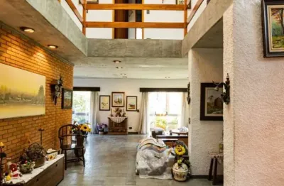 Casa com 452 m², 4 quartos sendo 4 suítes à venda no bairro morumbi.