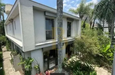 Casa á venda no jardim luzitania, 348 m²,  3 suítes, 4 vagas próximo ao parque do ibirapuera.