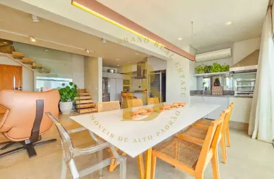 Cobertura á venda no brooklin, 229m², 3 suítes, 3 vagas de garagem, vista livre, jacuzzi.